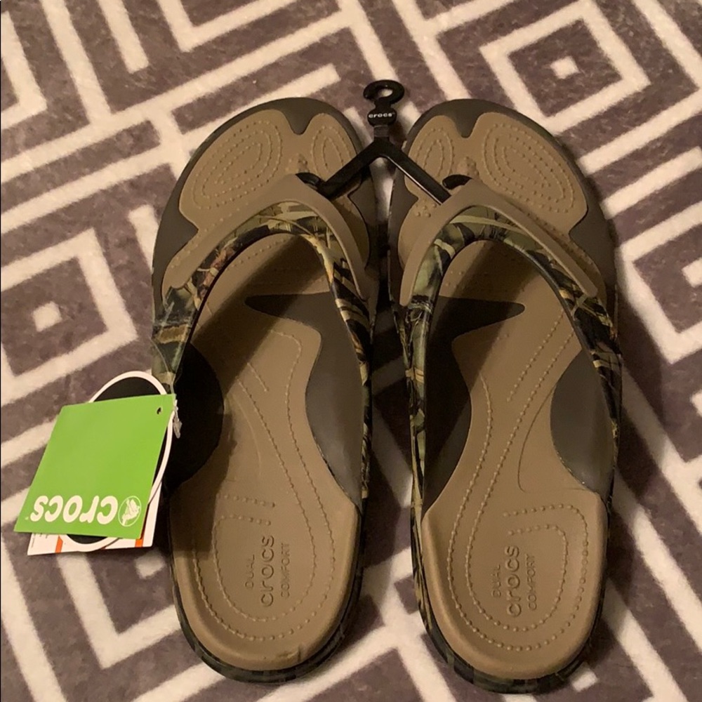 Crocs realtree flip flops. Size 10 men’s